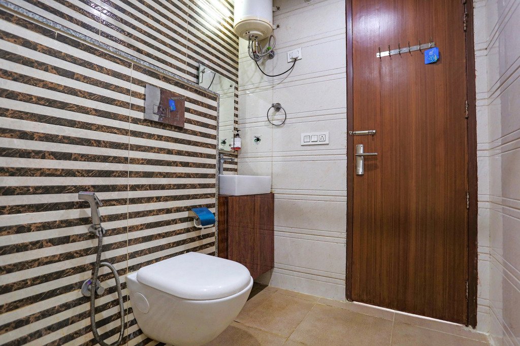 Fabhotel 52 Ivory