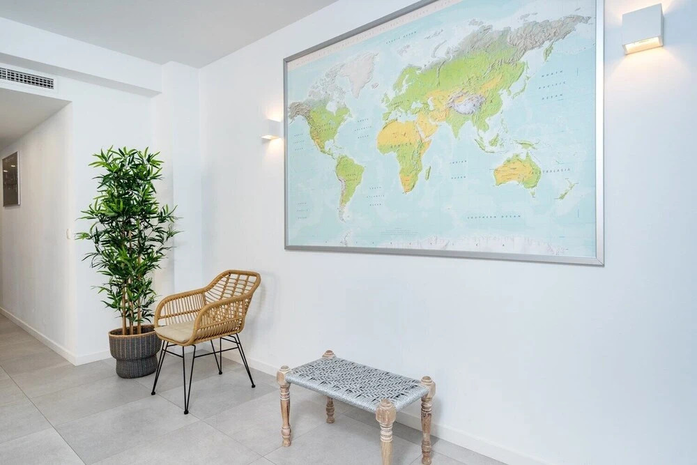 Stunning 3BR Terrace Apartment Best location Ref 124