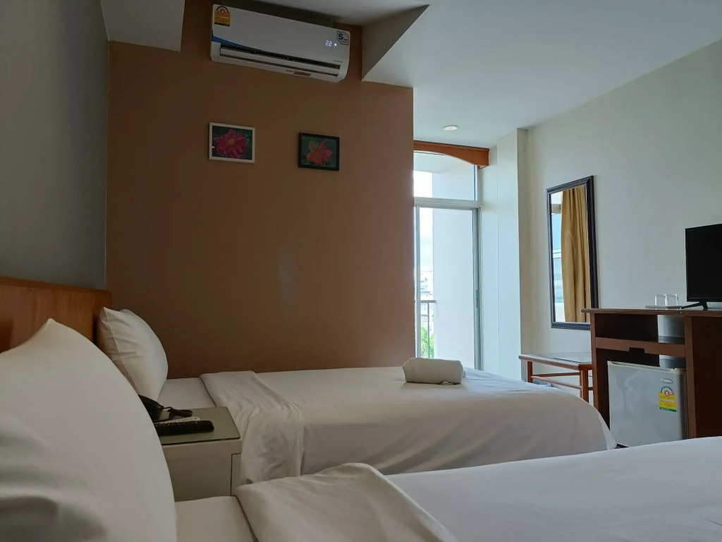 JL Bangkok Hotel