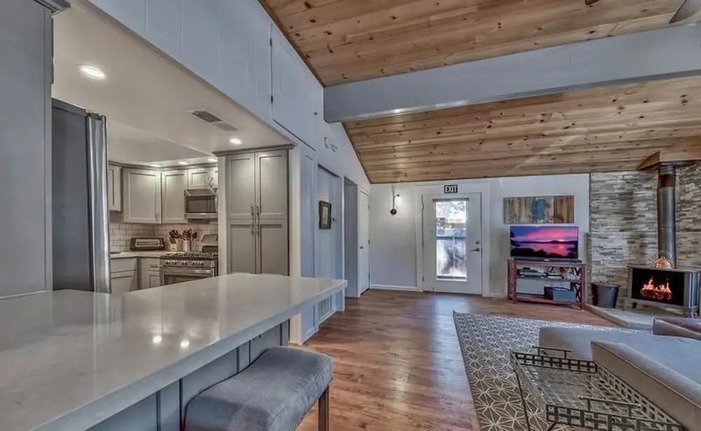 Updated Throughout, Hot Tub, Bbq, Pet Friendly