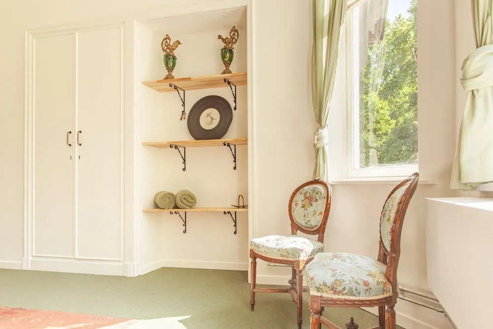 12P 6B Renovated villa with jacuzzi at Genk