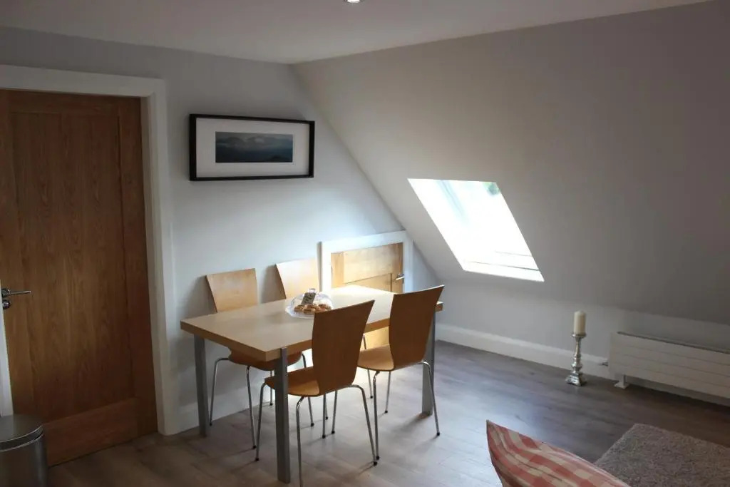 Lakeside Studio 2 Loft Apartment