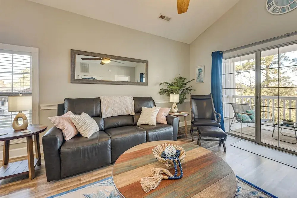 Golf, Gamble & Fish! Condo w/ Pool in Little River