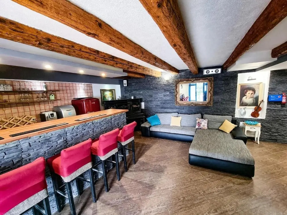 Luxe House