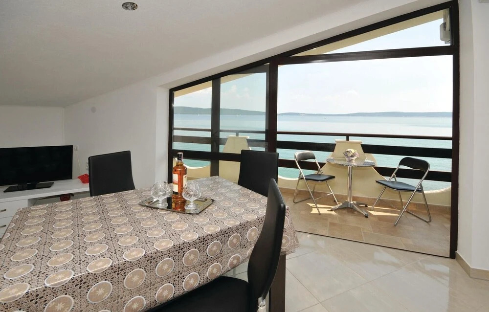 Awesome Home in Kastel Kambelovac With Wifi and 2 Bedrooms