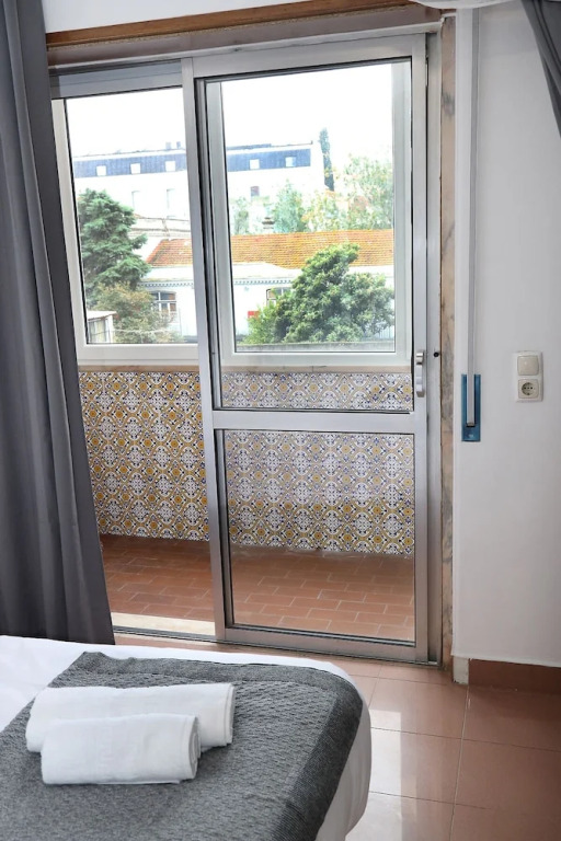 lisbon Home host