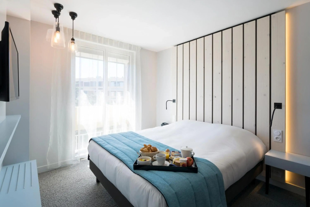 Logis Hôtel Les Pins - Opéralia
