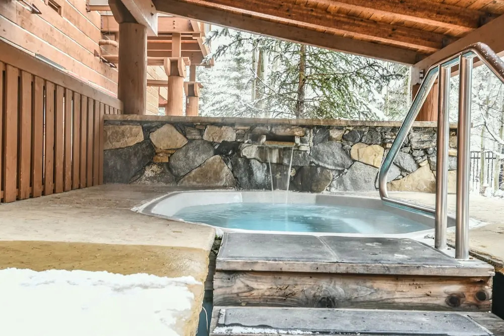 Jack Pine 8008 by SummitCove Vacation Lodging
