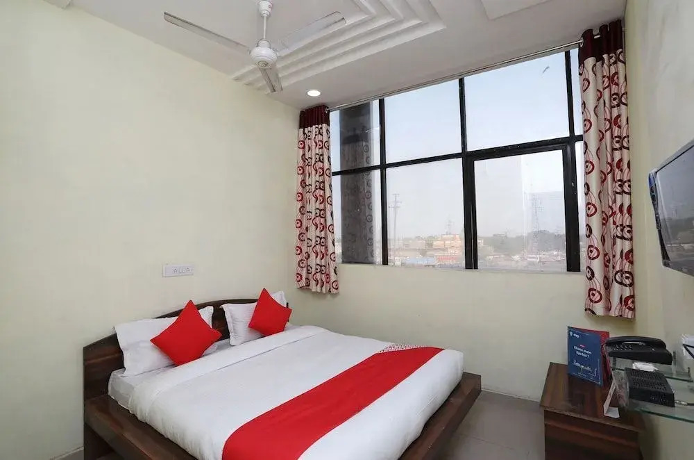 Kanha Palace By OYO Rooms
