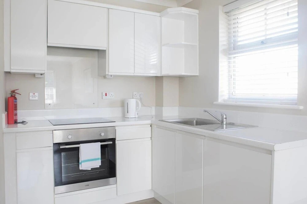 Bright 1 Bedroom Home in West London W/parking!