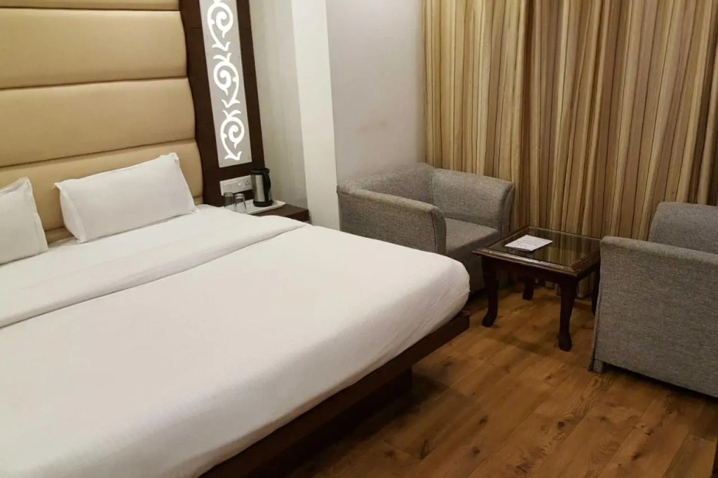 Hotel 30 Degree North Mussoorie - On Mall Road