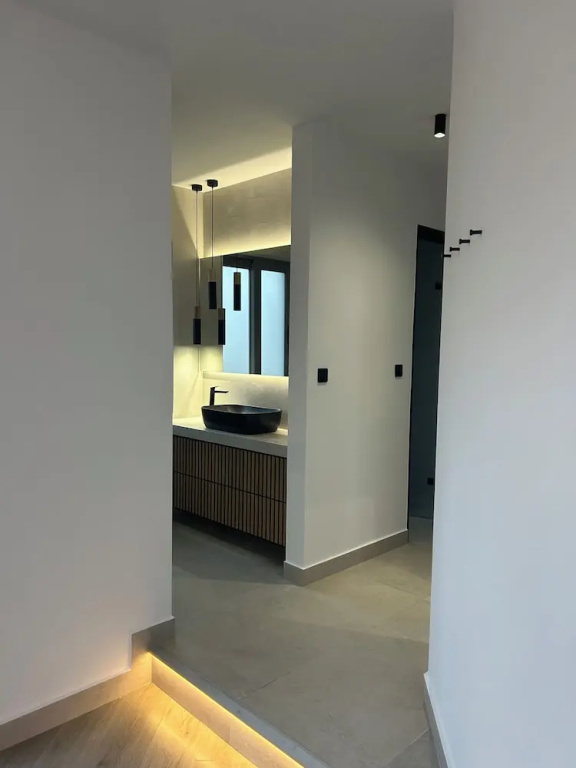 INCORSΟ - Smart Luxury Stay - Athens Airport - PassCode Late Self Check In