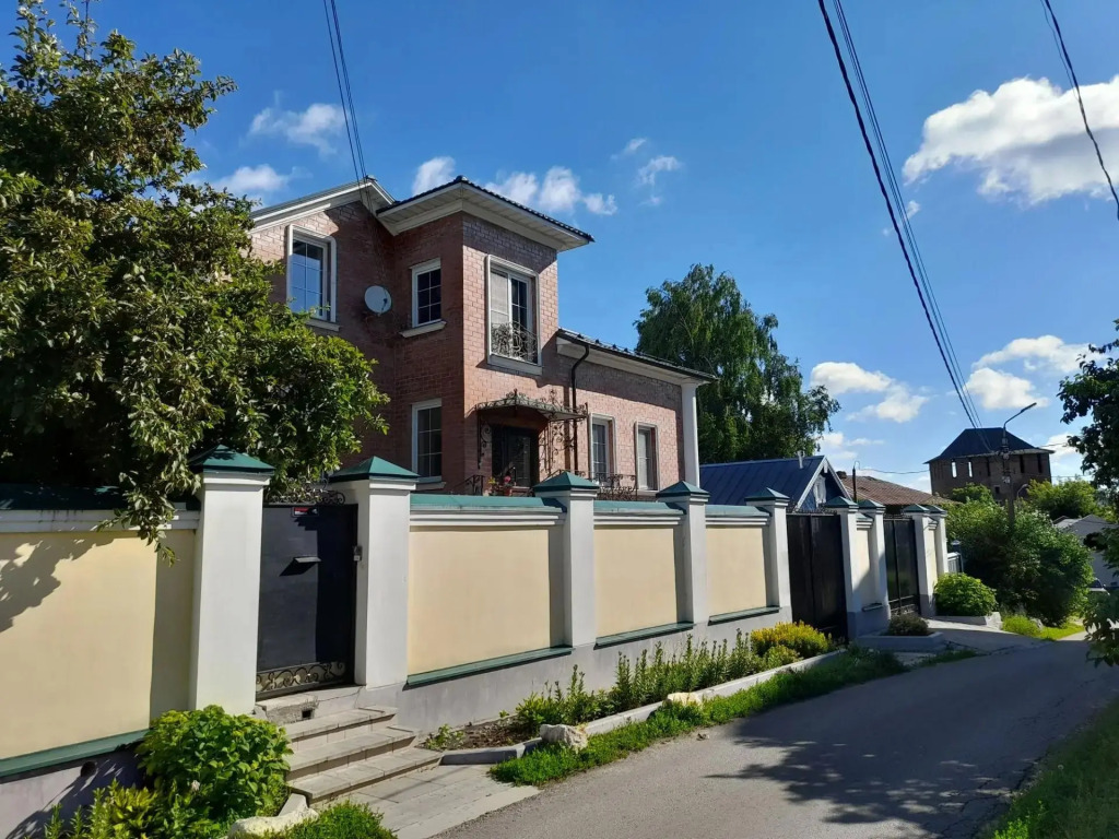 У Спасской Башни
