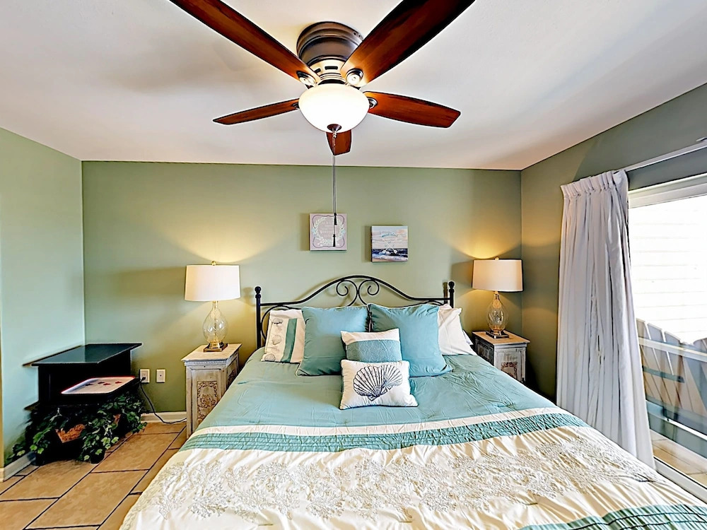 Breezy Gulf-View Unit #209 - 2 Br Condo