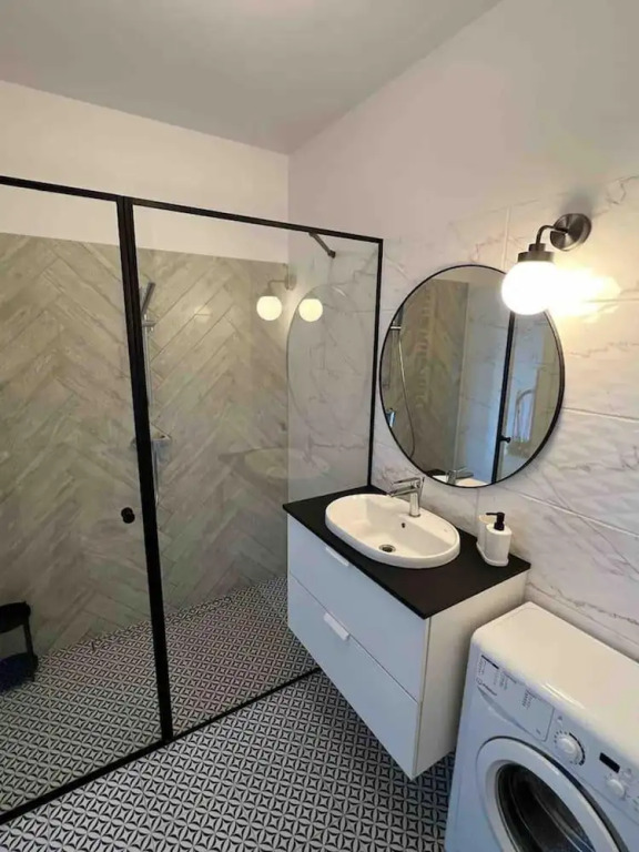 1-bed Top Floor Apartment in Warszawa