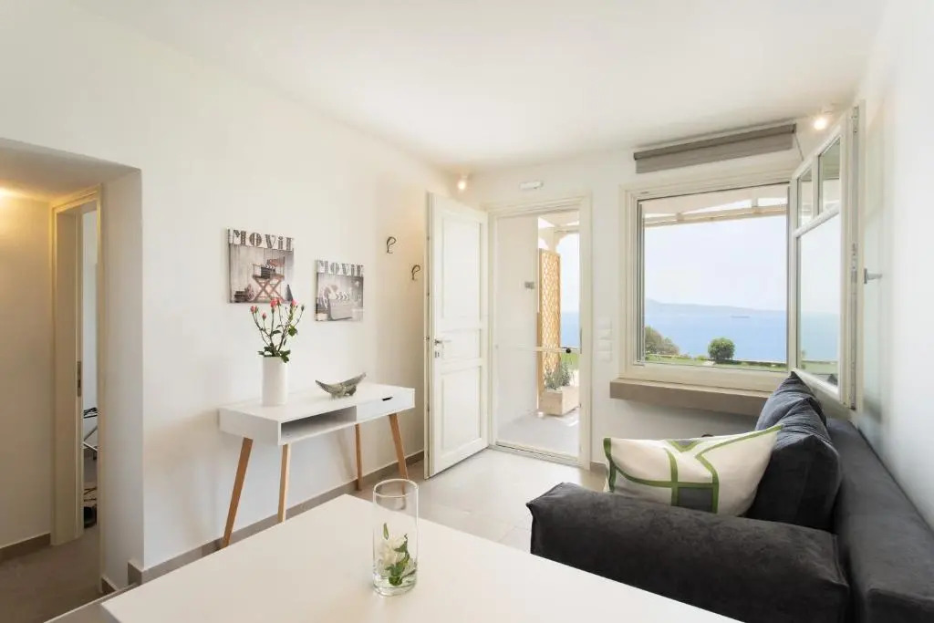 Villa Itis - Elegant Ground Floor Suite with Terrace & Great View