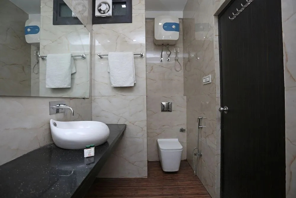 Hotel O Samrat