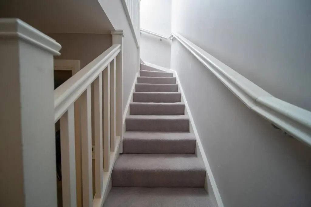 Deluxe Apartment near Cabot Circus w Parking sleeps 5