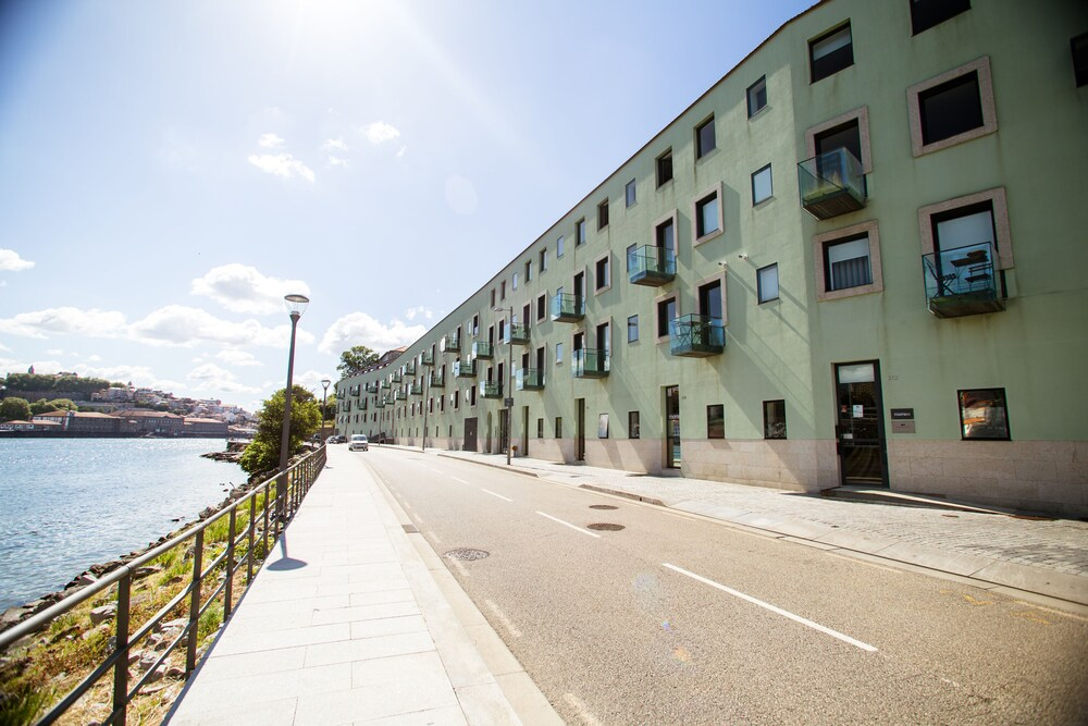 Douro Triplex - Stunning River Views by Porto City Hosts