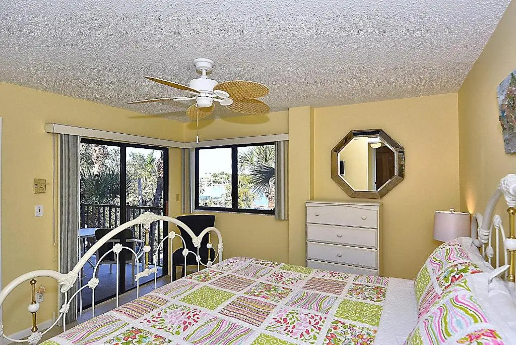 Land's End 1-306 Bay Front- Premier