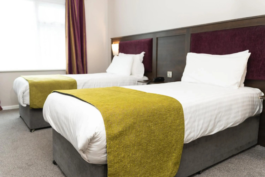 Waterfoot Hotel