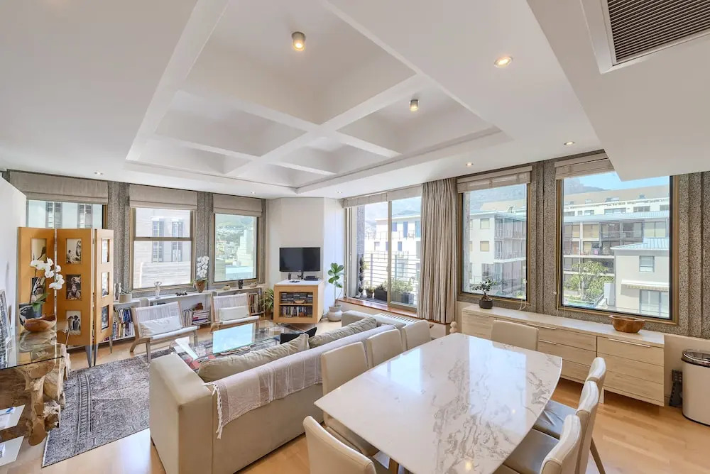 #1003 Cartwright - Stylish & Central