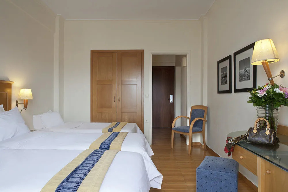 Plaka Hotel