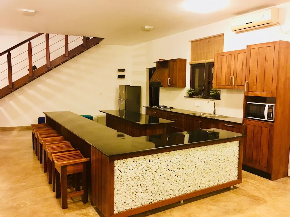 8 Plus  Villa