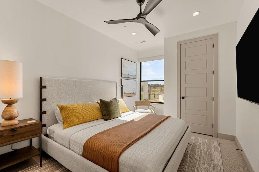 Ever-changing Sky 7 Bedroom Home