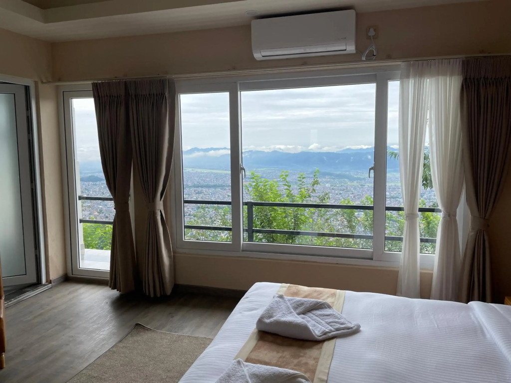 Hotel Pokharaeye