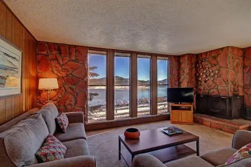 A208 Lake Cliffe Condos