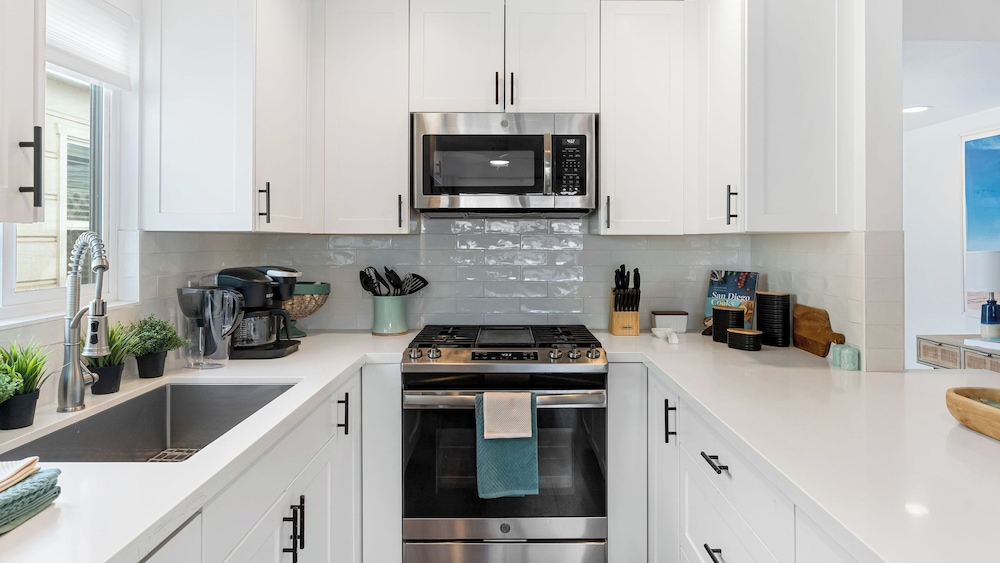 Coastal-chic Newport Stay Steps to the Beach, Dining & Boardwalk Optional Add-on Unit
