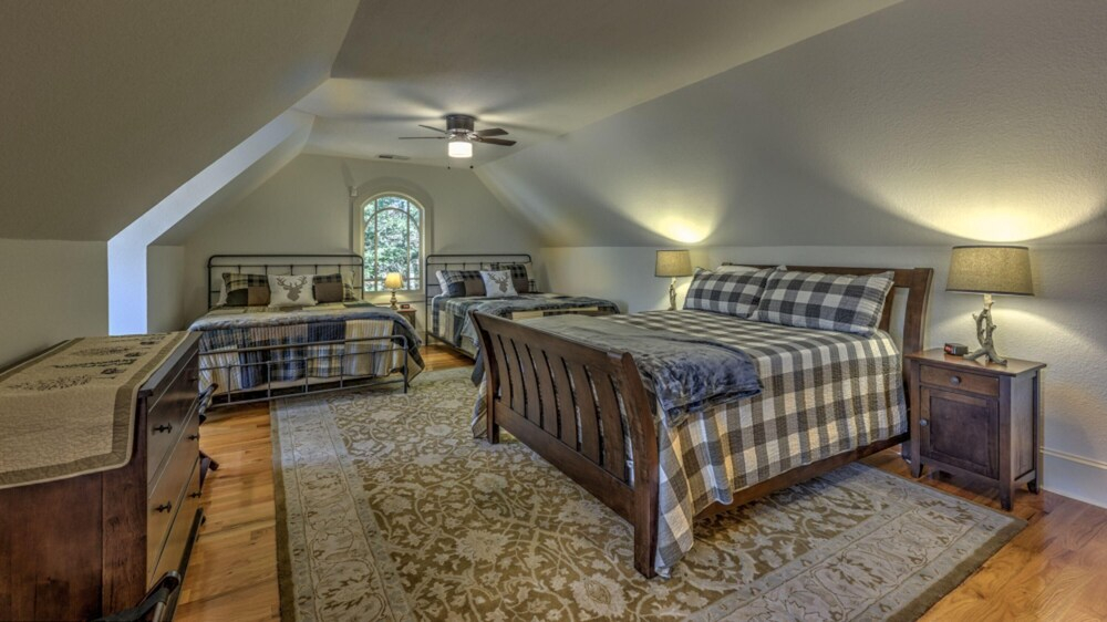 Stoneview Lodge by Escape to Blue Ridge