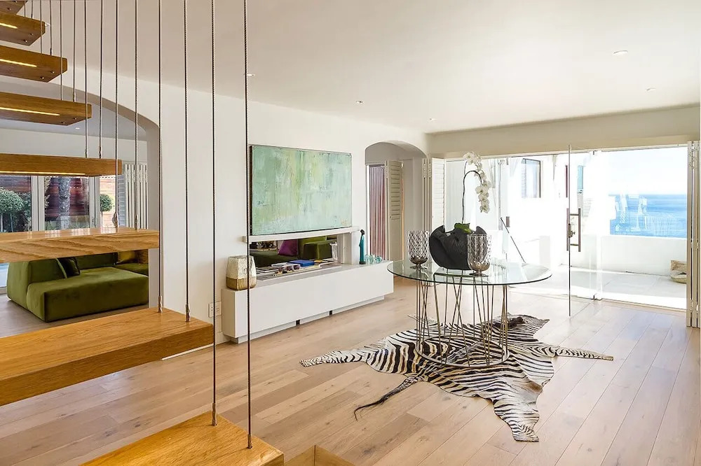 YOLO Spaces - Clifton Private Beach Villa