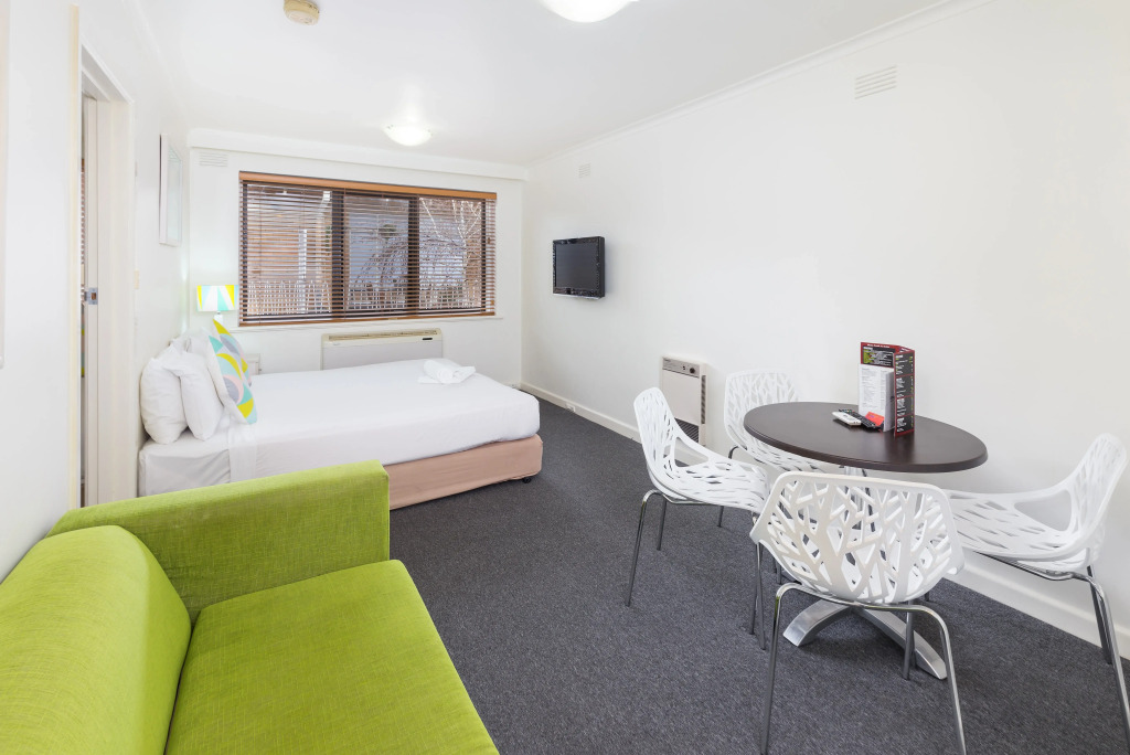 City Edge East Melbourne Apartment Hotel
