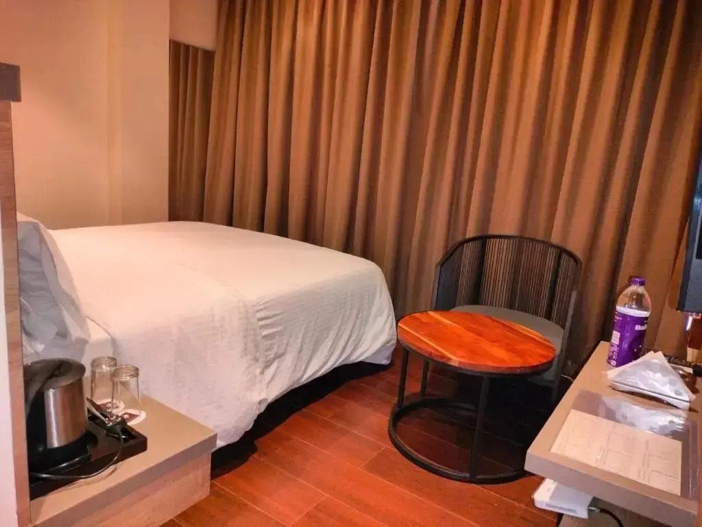 Hotel Season 4 -3-star hotel