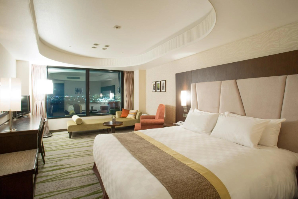 Lake Biwa Otsu Prince Hotel