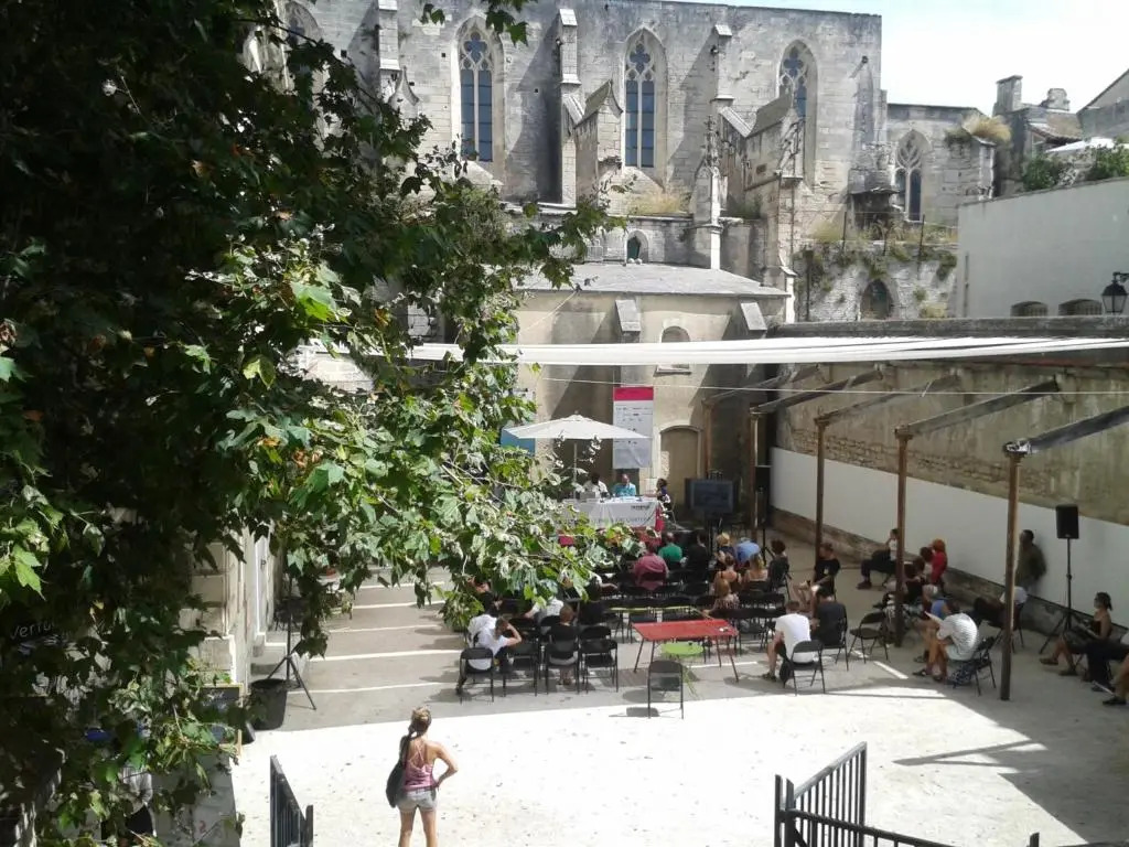 Arles Forum - Les Pénitents Bleus