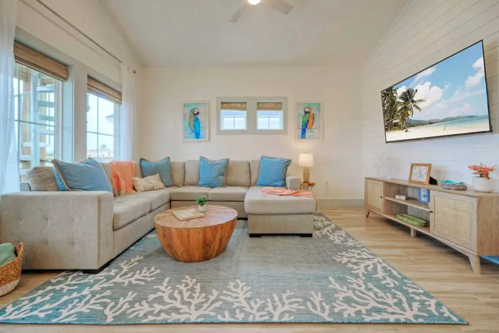 Sleeps 24 2 Homes, Walk to the Beach, Private Pools, Fire Pit, Modern Design