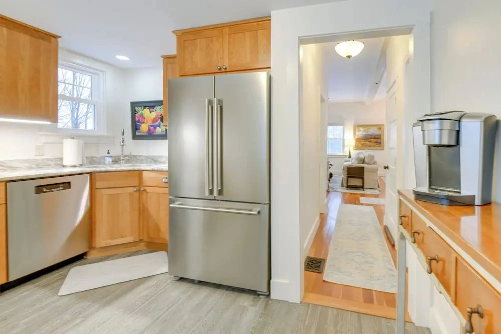 Cozy Wolfeboro Home w/ Private Deck: 1 Mi to Lake