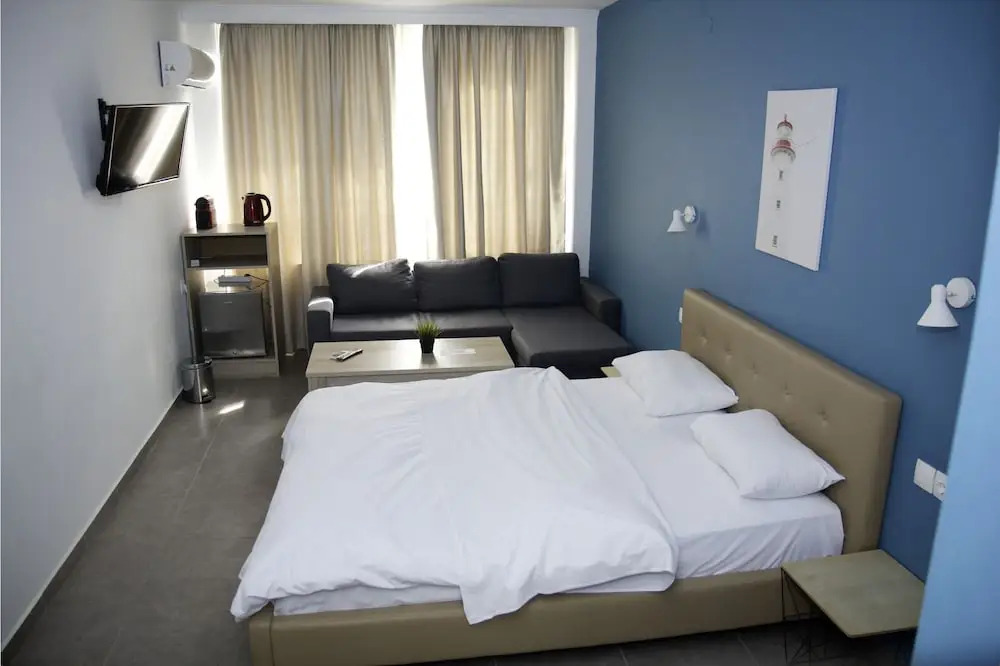 Luxor Suites Venizelou