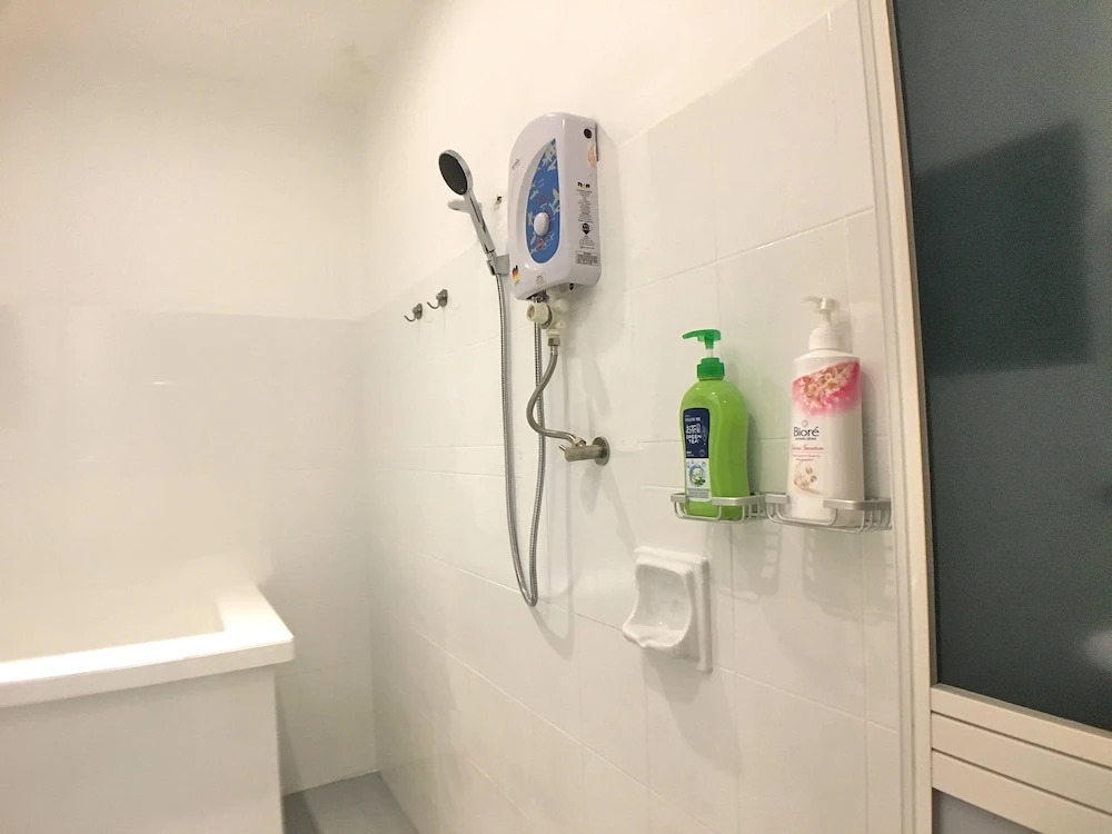 iBook8 Superior 1 Bedroom Gurney Suites  by iBook Homestay