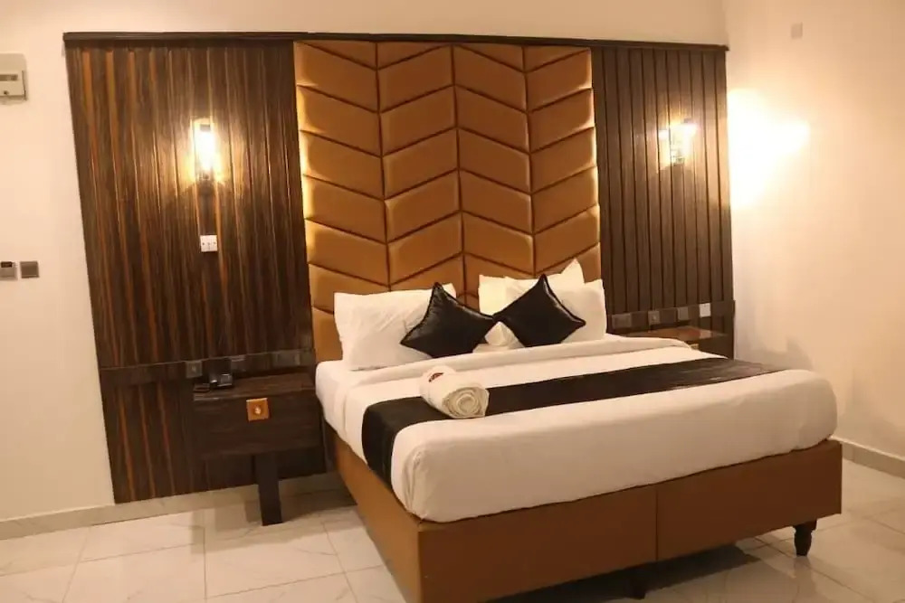 Victorian Bloom Hotel & Resort