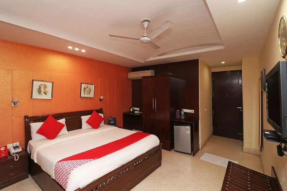 OYO 26915 Hotel North East Residency