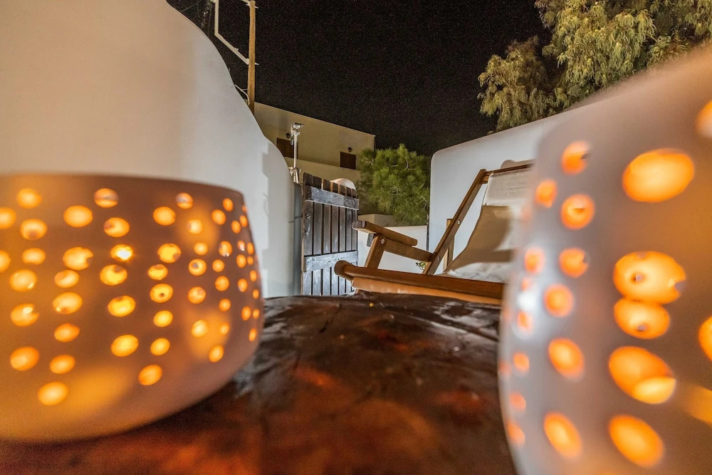 Asera Suites Near Kamari Beach