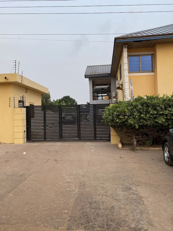 3-bed Apartment, Sleeps 6 With Wi-fi