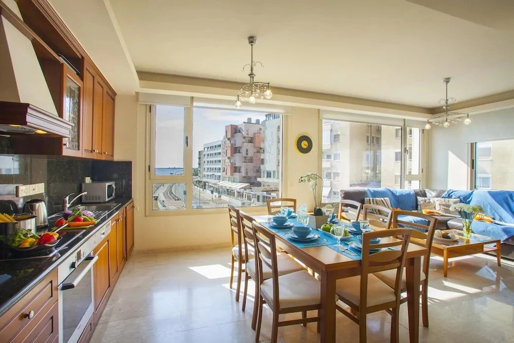 Mackenzie Eftyhia Beachfront Suite