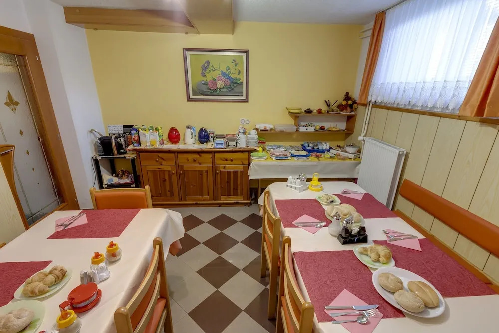 Rooms & Apartments Jana