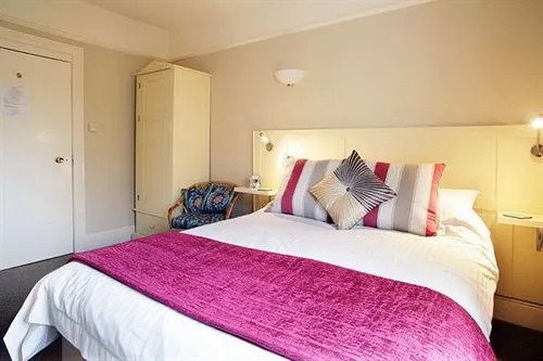 Crossways Hotel