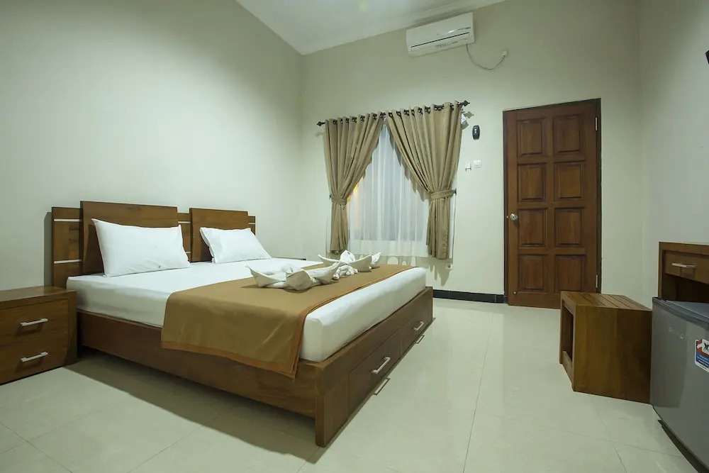 Ladiva Shore Hotel